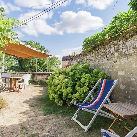 In Puygareau Near Poitiers بيت للعطل *