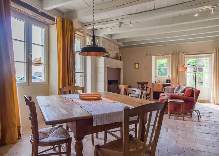 In Puygareau Near Poitiers Casa de Férias *