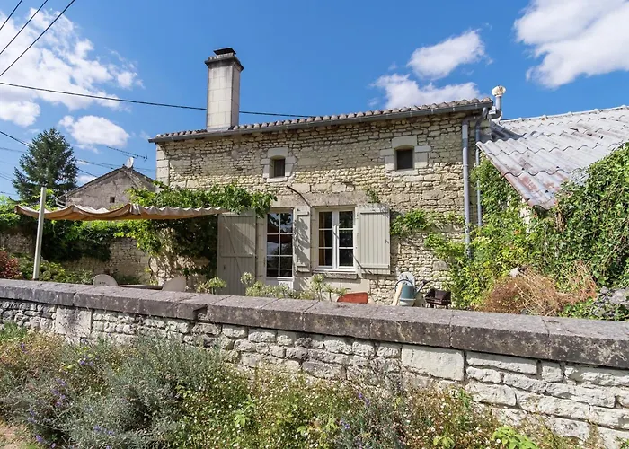 Casa de Férias In Puygareau Near Poitiers