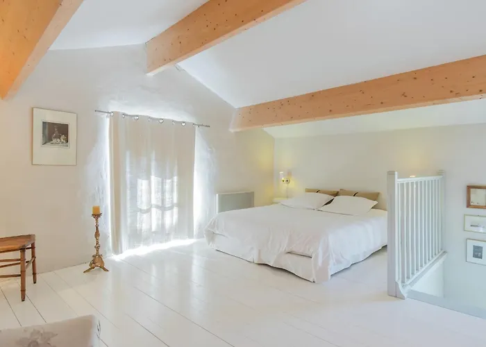 In Puygareau Near Poitiers * Savigny-sous-Faye